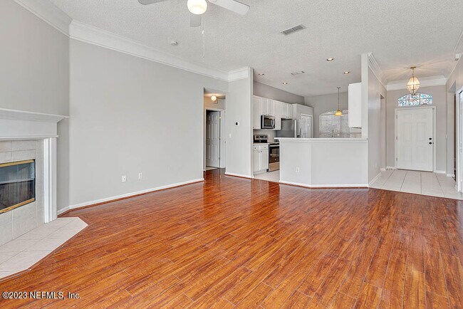 Building Photo - 11498 Chase Meadows Dr S