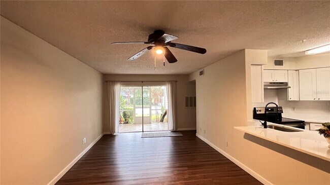 Foto del edificio - 3900 Southpointe Dr