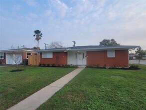 Building Photo - 107 Avalon Way