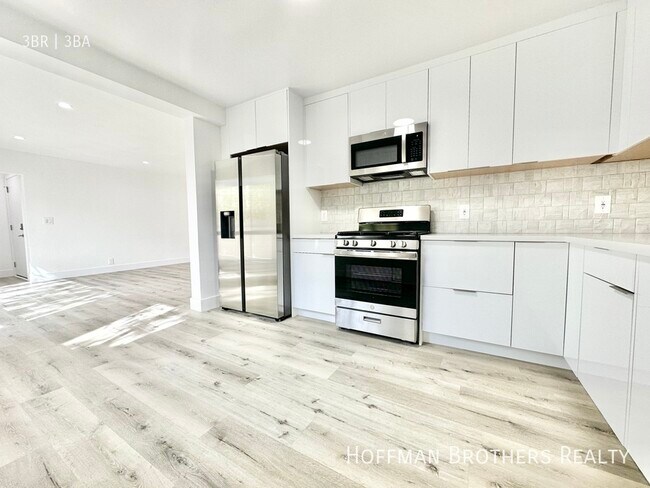 Foto del edificio - 816 N Edinburgh Ave