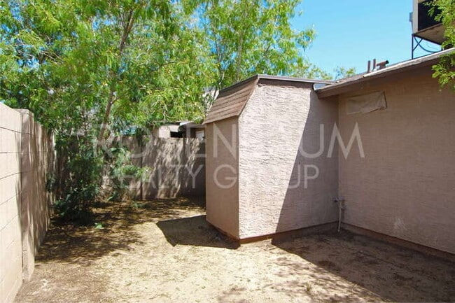 Foto del edificio - 6440 E Alder Ave