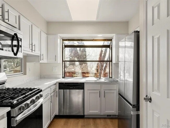 Building Photo - 9527 239th St