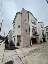 Building Photo - 5623 Kansas St