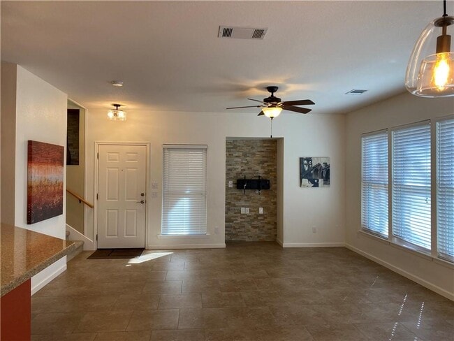Building Photo - 7501 Shadowridge Run