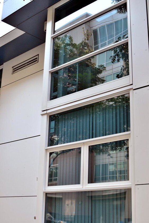 Private entrance - 300 Berry St