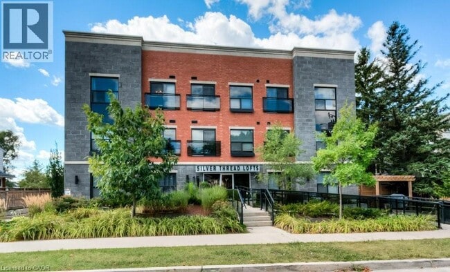 Building Photo - 15 Devitt Ave S