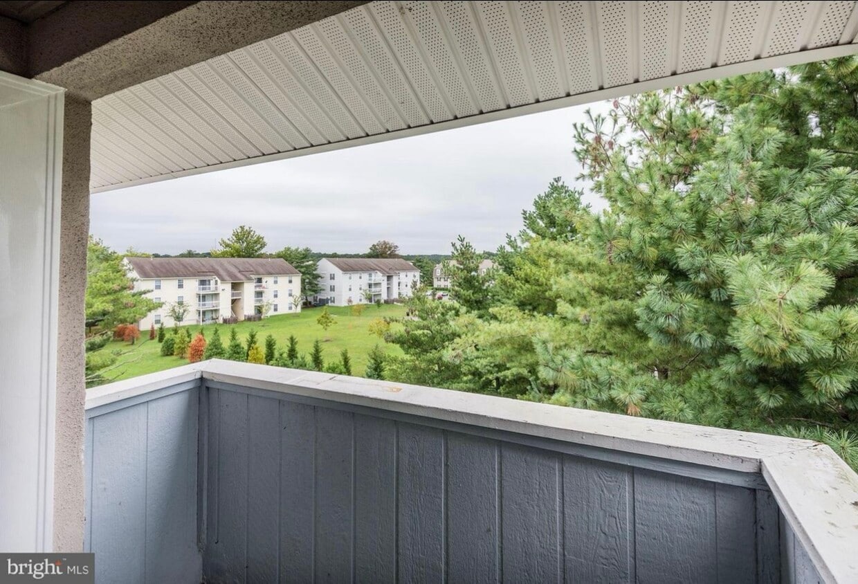 5756 Village Green Dr Unit G, Alexandria, VA 22309 Condo for Rent in