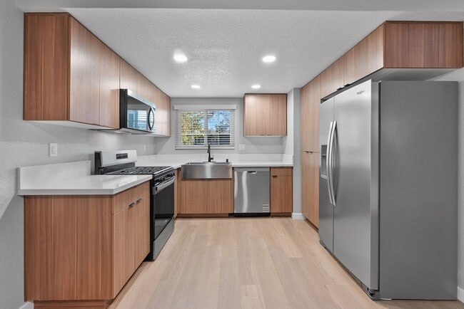 Building Photo - Countrywood Apartments