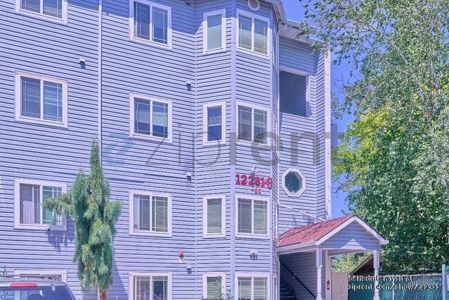 Building Photo - 12239 SE Bush St