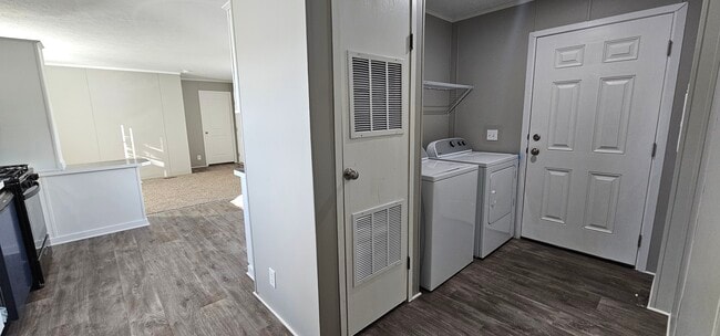 Building Photo - 229 Magnolia Pl