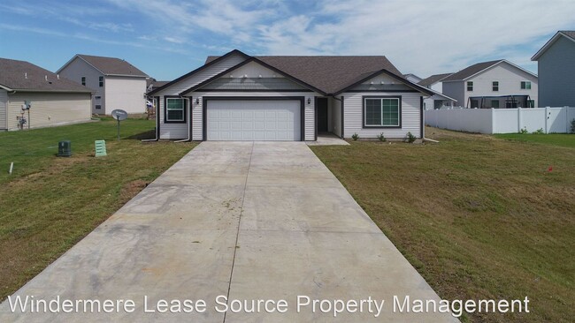 Foto del edificio - 3 br, 2 bath House - 13016 W 6th Ave.