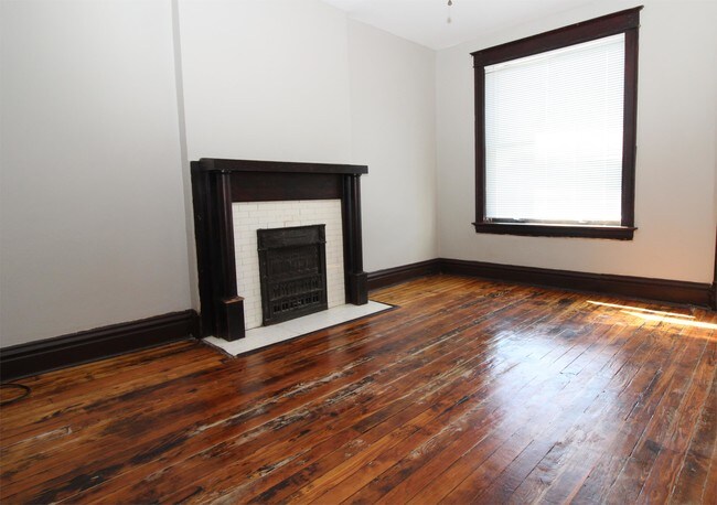Building Photo - 4542 Virginia Ave