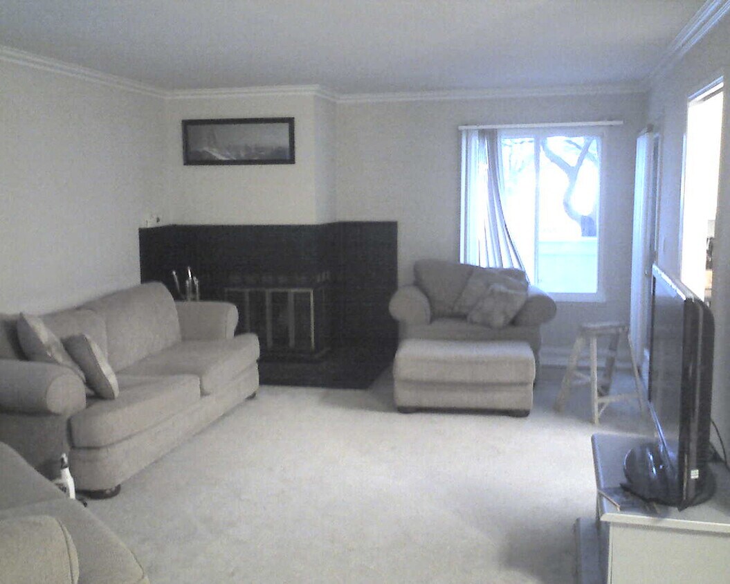 Primary Photo - 1327 Palm St
