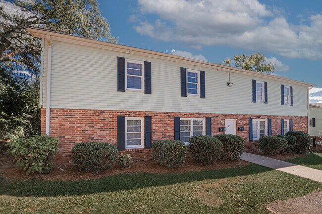 Building Photo - 10 Bostic St