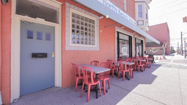 Foto del edificio - 5216 Atlantic Ave