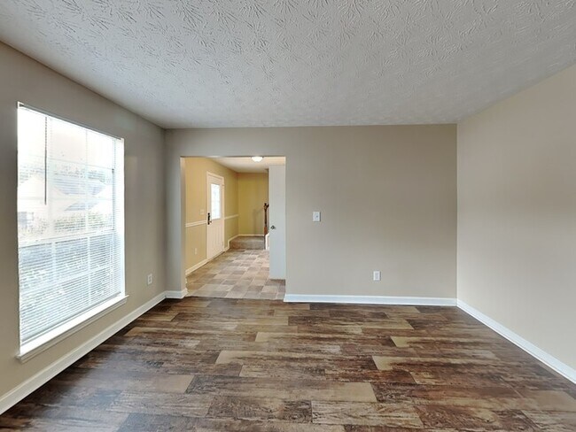 Foto del edificio - 6536 Eastbriar Dr