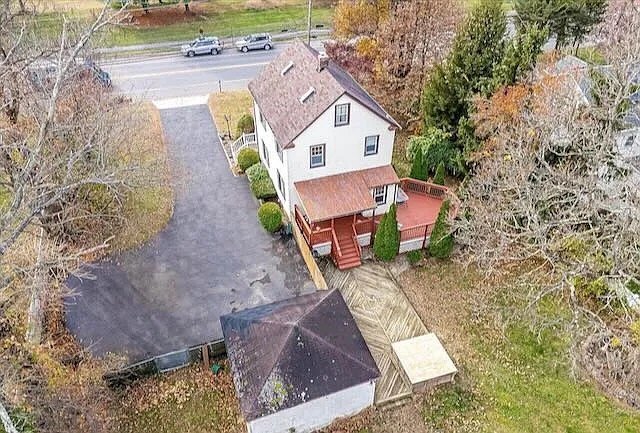 Building Photo - 61 Stouts Ln