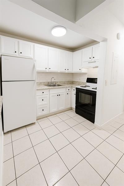 Building Photo - 1151 NE 17th Ct