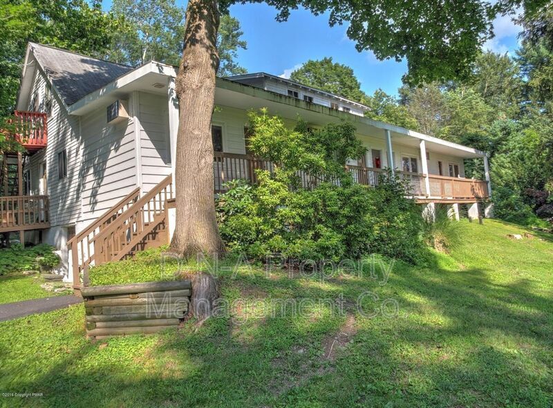 1332 Dreher Ave, Stroudsburg, PA 18360 Condo for Rent in Stroudsburg