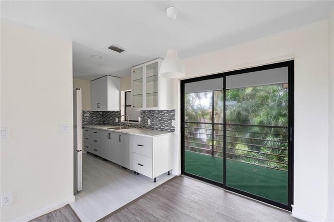 Foto del edificio - 3303 Kirk Rd