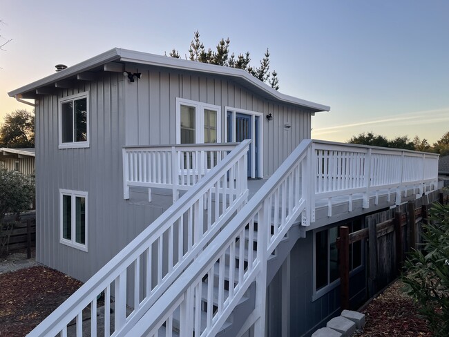 Building Photo - 117 Christel Oaks Dr