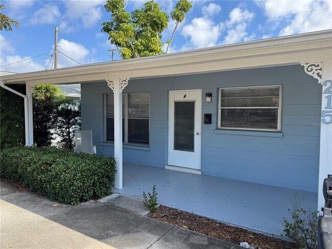 Foto del edificio - 215 Park Blvd S