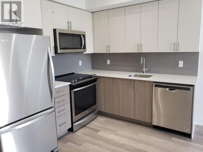 Building Photo - 3121 Sheppard Ave E