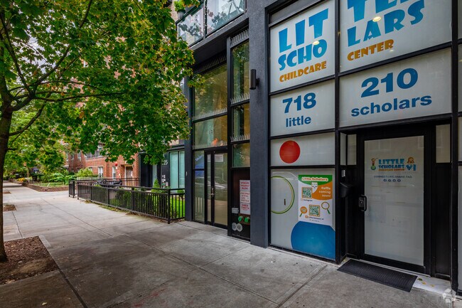 Entrada - 631 E 18th St