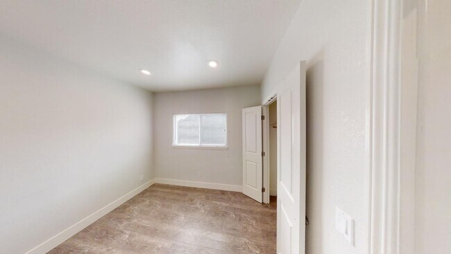 Building Photo - 1532 Tyler St