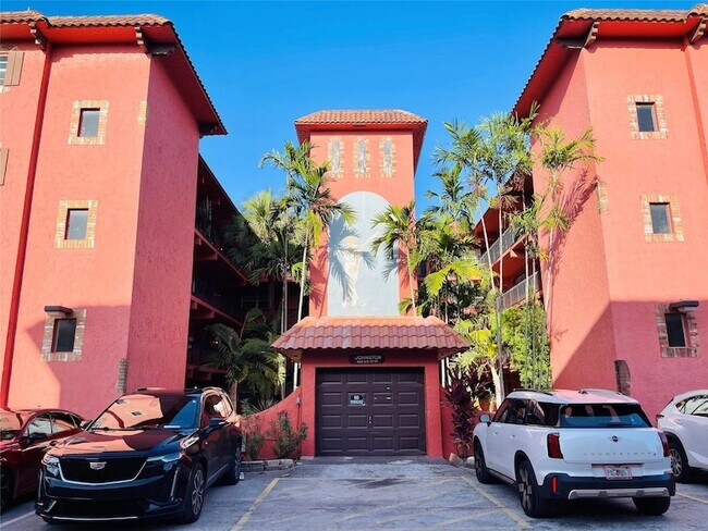 Foto del edificio - 660 Tennis Club Dr