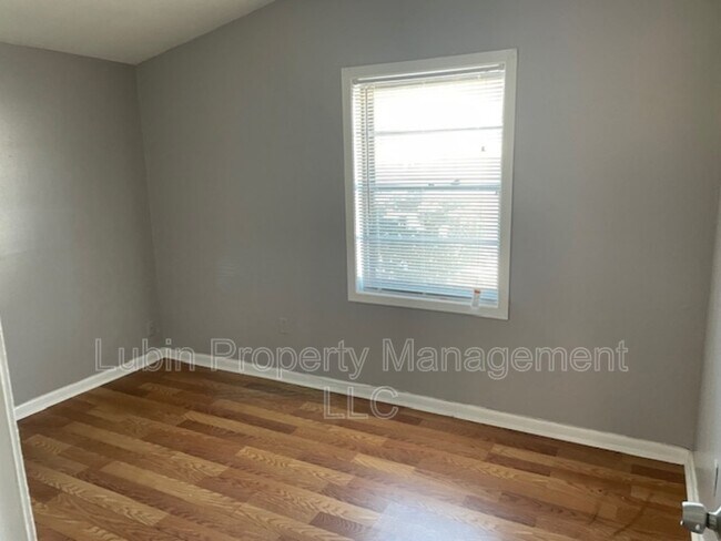 Foto del edificio - 611 Benham Ave