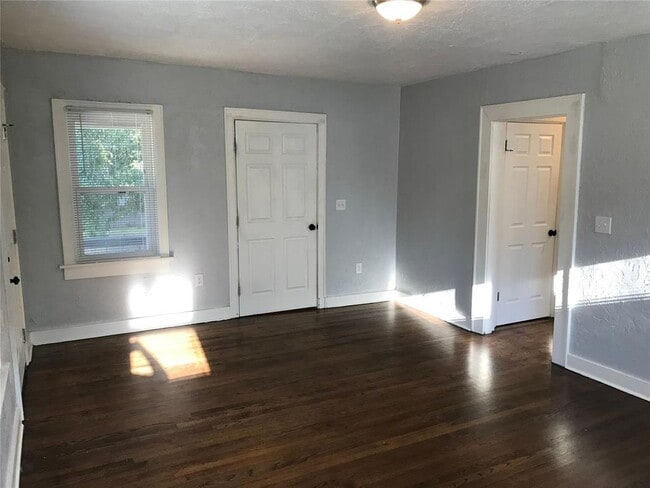 Foto del edificio - 2406 NW 20th St