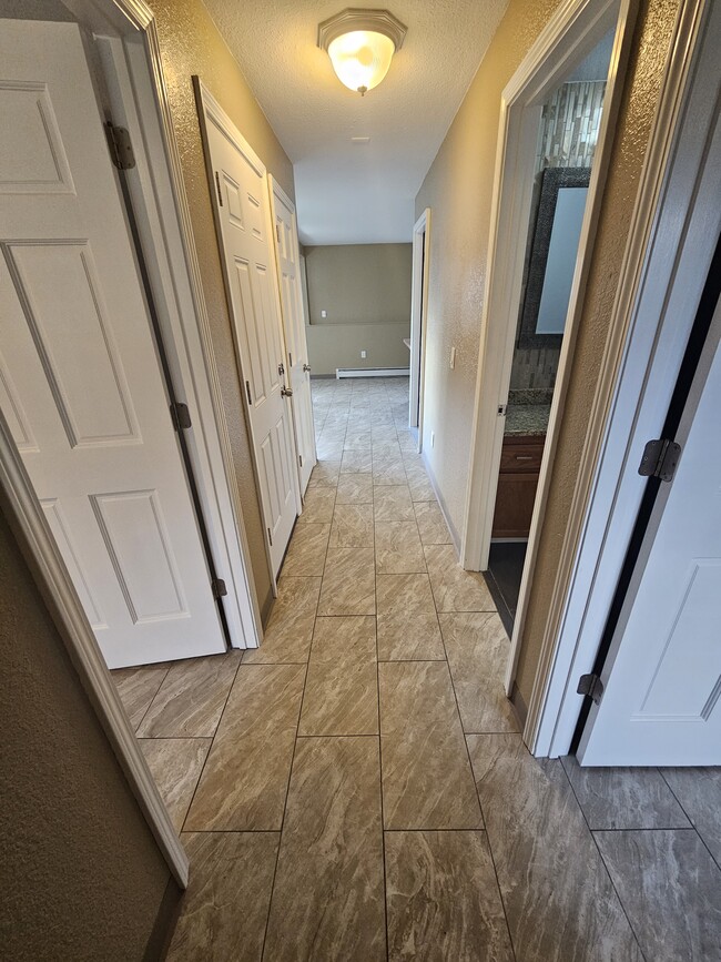 Building Photo - 4613 E 7th Ave