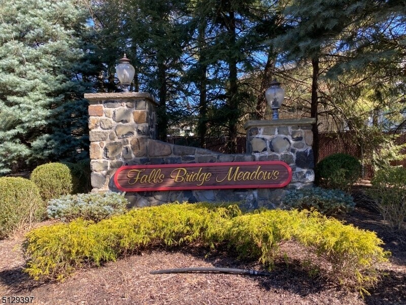 26 Falls Bridge Dr, Totowa, NJ 07512 Condo for Rent in Totowa, NJ