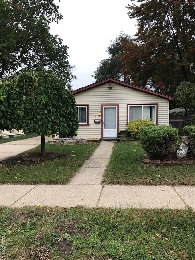 Foto principal - 29045 Howard Ave