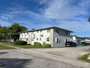Building Photo - 4590 SW 67th Ave