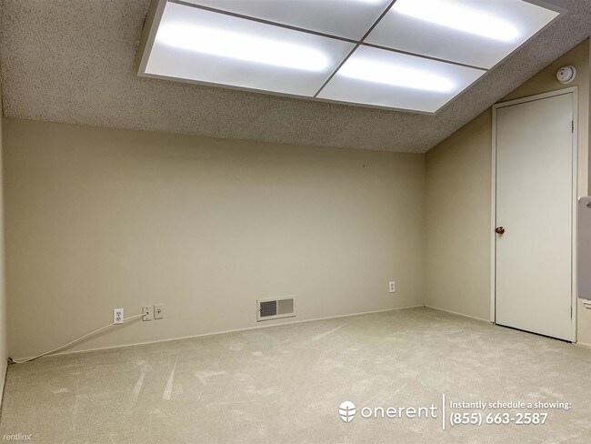 Building Photo - 3 br, 2 bath Condo - 1608 Sparkling Way -