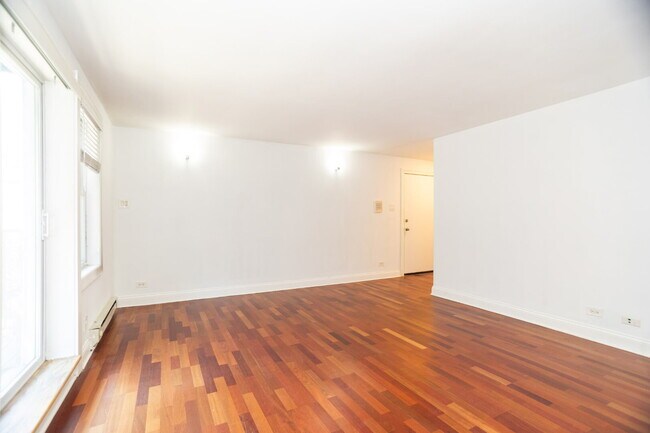 Foto del edificio - 2622 W Catalpa Ave