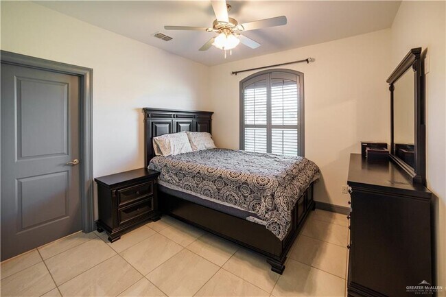 Foto del edificio - 4208 Stillwater Cove