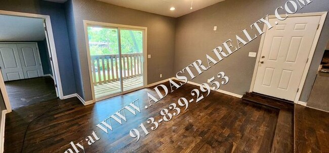 Building Photo - Nice Updated 2 Bed, 1 Bath in KCK-Coming S...