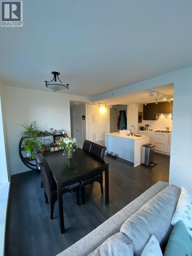 Building Photo - 188 Agnes St