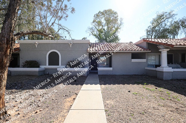 Building Photo - 9020 W Highland Ave