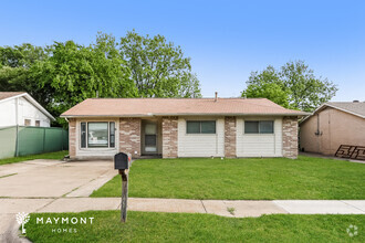 Building Photo - 1313 Rosewood Ln