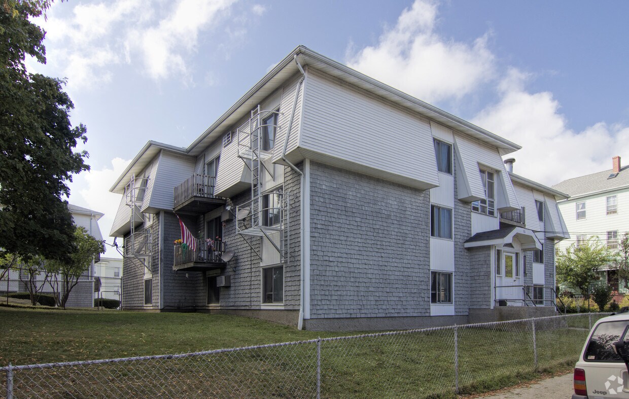 Building Photo - 311 Jencks St