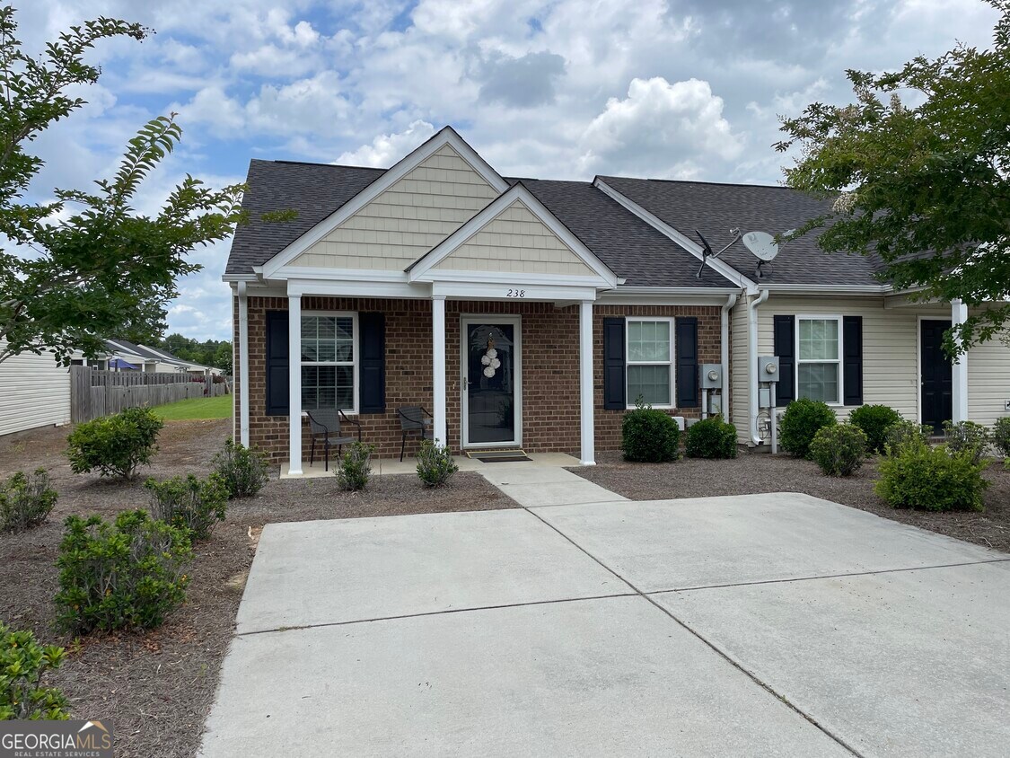 Primary Photo - 238 Sunview Dr