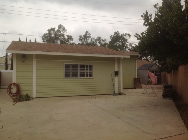 Building Photo - 17331 Grovemont St