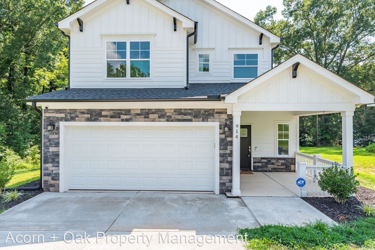 Primary Photo - 3 br, 2.5 bath House - 914 Red Oak Ave