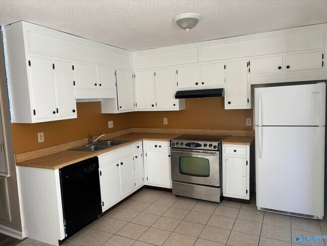 Foto del edificio - 2607 Wynterhall Rd SE