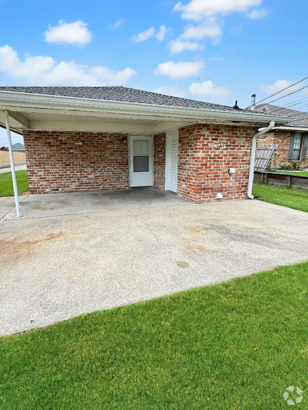 Building Photo - 183 Schexnaydre Ln
