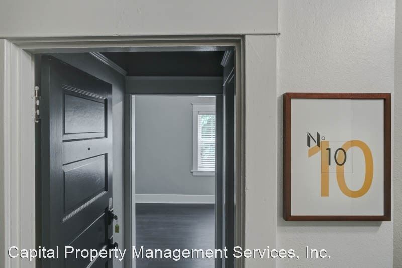 Primary Photo - 7437 N Saint Louis Ave